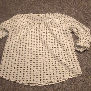 White and black shirt🏷